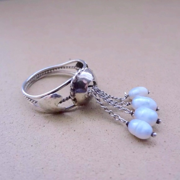 Concho Sterling Silver + Pearl Tassel Ring - Picture 3 of 4